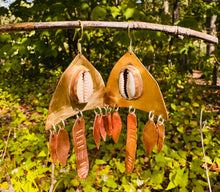 Load image into Gallery viewer, Cowrie Catcher