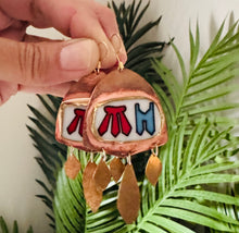 Load image into Gallery viewer, Eagle Feather