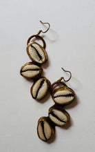 Load image into Gallery viewer, Three Cowrie