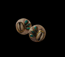 Load image into Gallery viewer, Cowrie and Six Kisses
