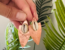Load image into Gallery viewer, Arrow of Cowrie
