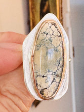 Load image into Gallery viewer, Ivory Creek 2
