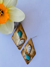 Load image into Gallery viewer, Diamond Ivory
