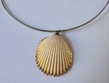 Load image into Gallery viewer, Shell Choker 2
